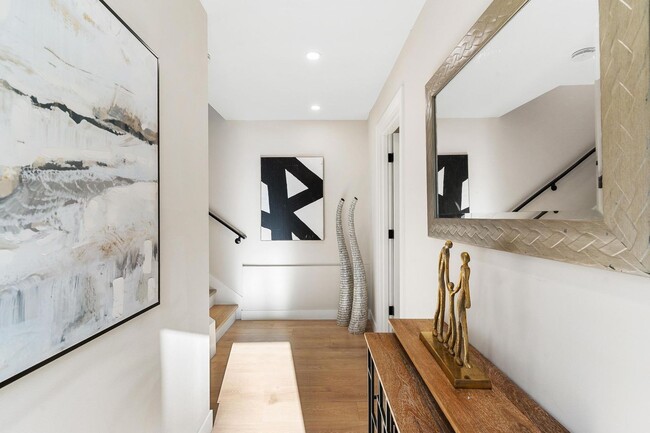 Building Photo - Gorgeous Brand New Construction w/ Rooftop Deck! 3 Bed 2.5 Bath Seattle Home