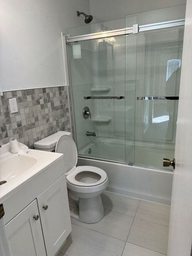 Building Photo - 27 Irene Blvd