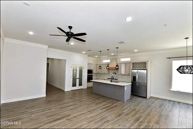 Building Photo - 13868 Paseo Perlas Dr
