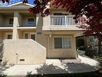 Building Photo - Charming 3 bedroom home in Paso Robles