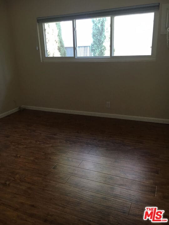 Building Photo - 1128 Rexford Dr