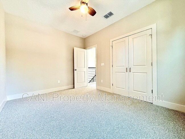 Building Photo - 728 Ellwood Ave