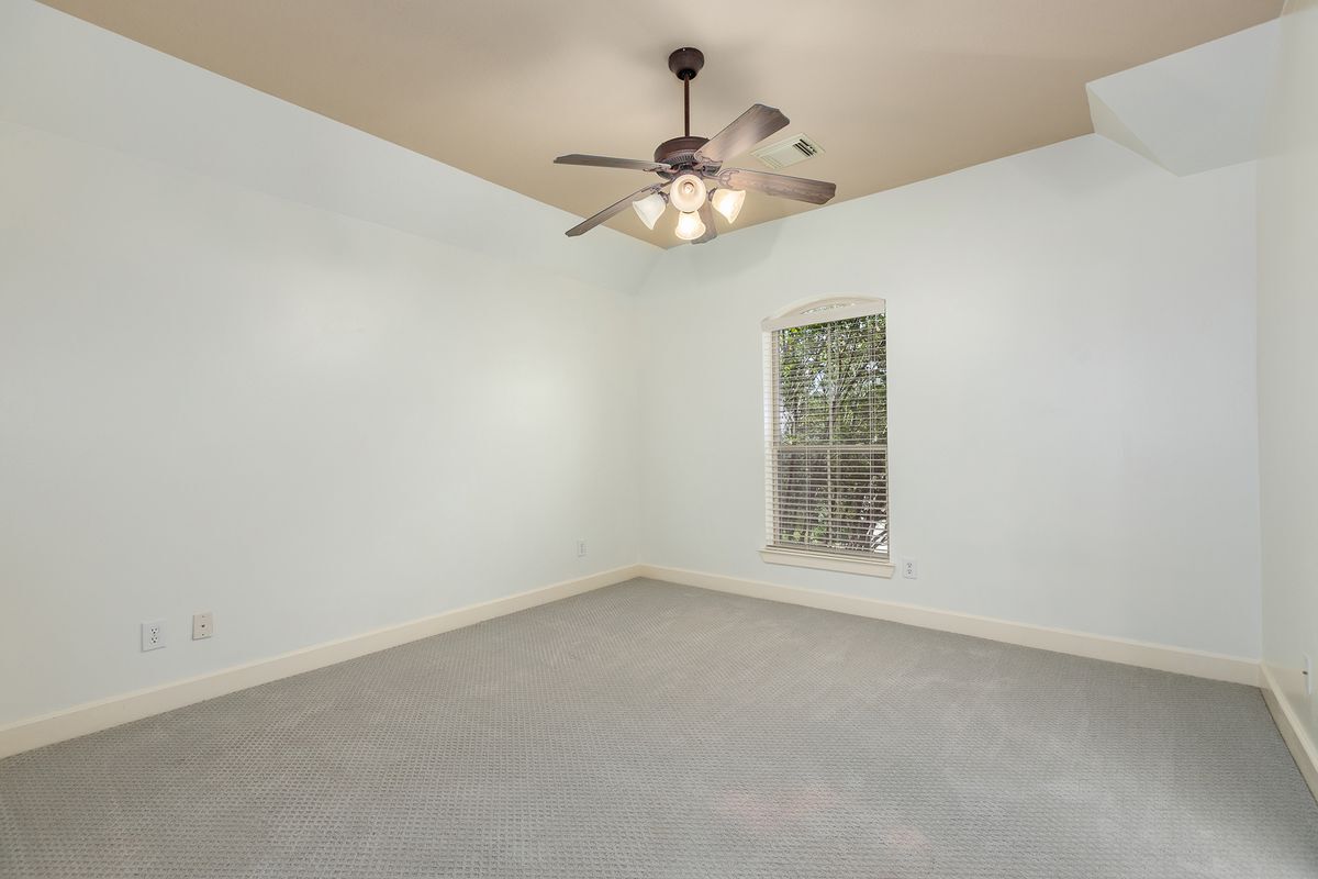 Building Photo - 27 N Arrow Canyon Cir
