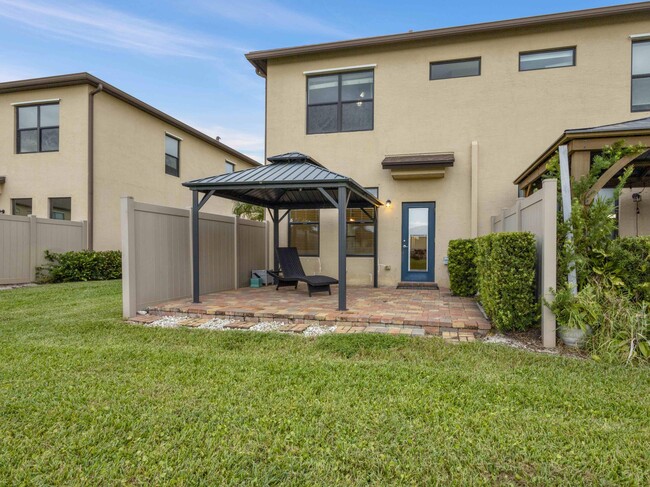 Building Photo - 2366 Byron St