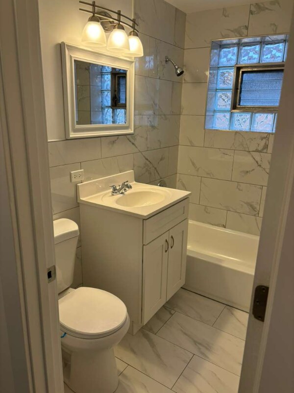 Building Photo - 7344 W Belmont Ave