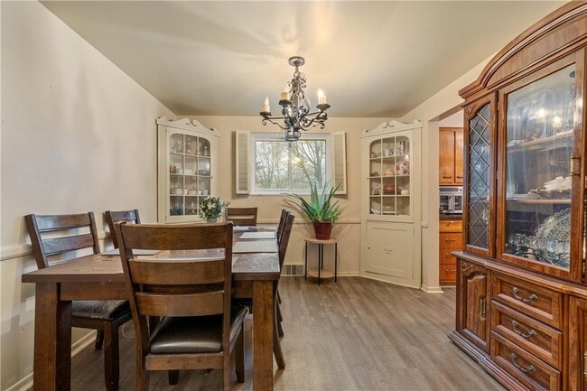 Building Photo - 485 Milbeth Dr