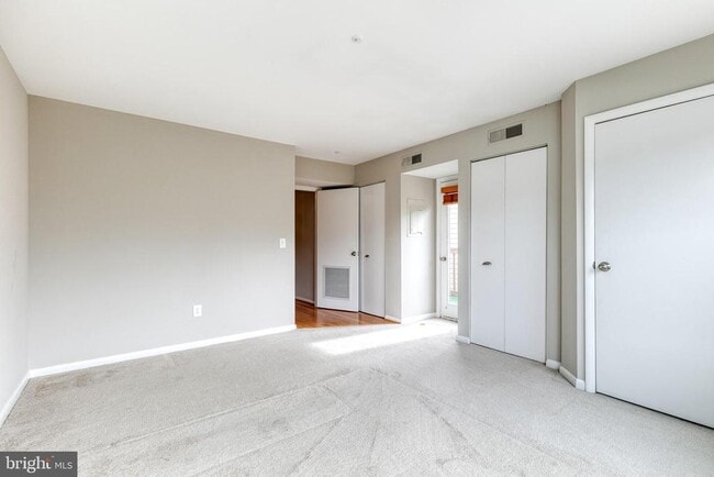 Building Photo - 20 Sandstone Ct