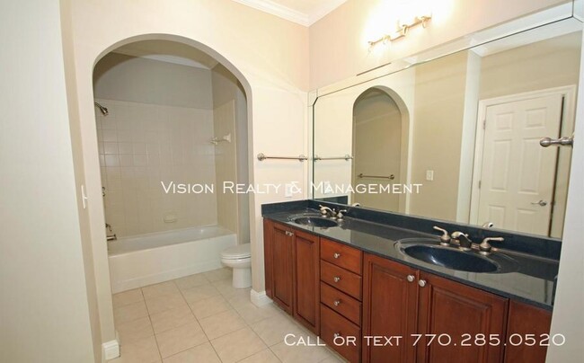 Building Photo - 829 Clifton Heights Ln.- Luxury Townhome