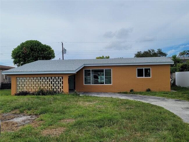 Primary Photo - 7817 Panama St