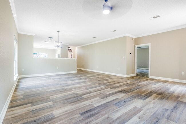 Building Photo - 5931 Hermitage Dr