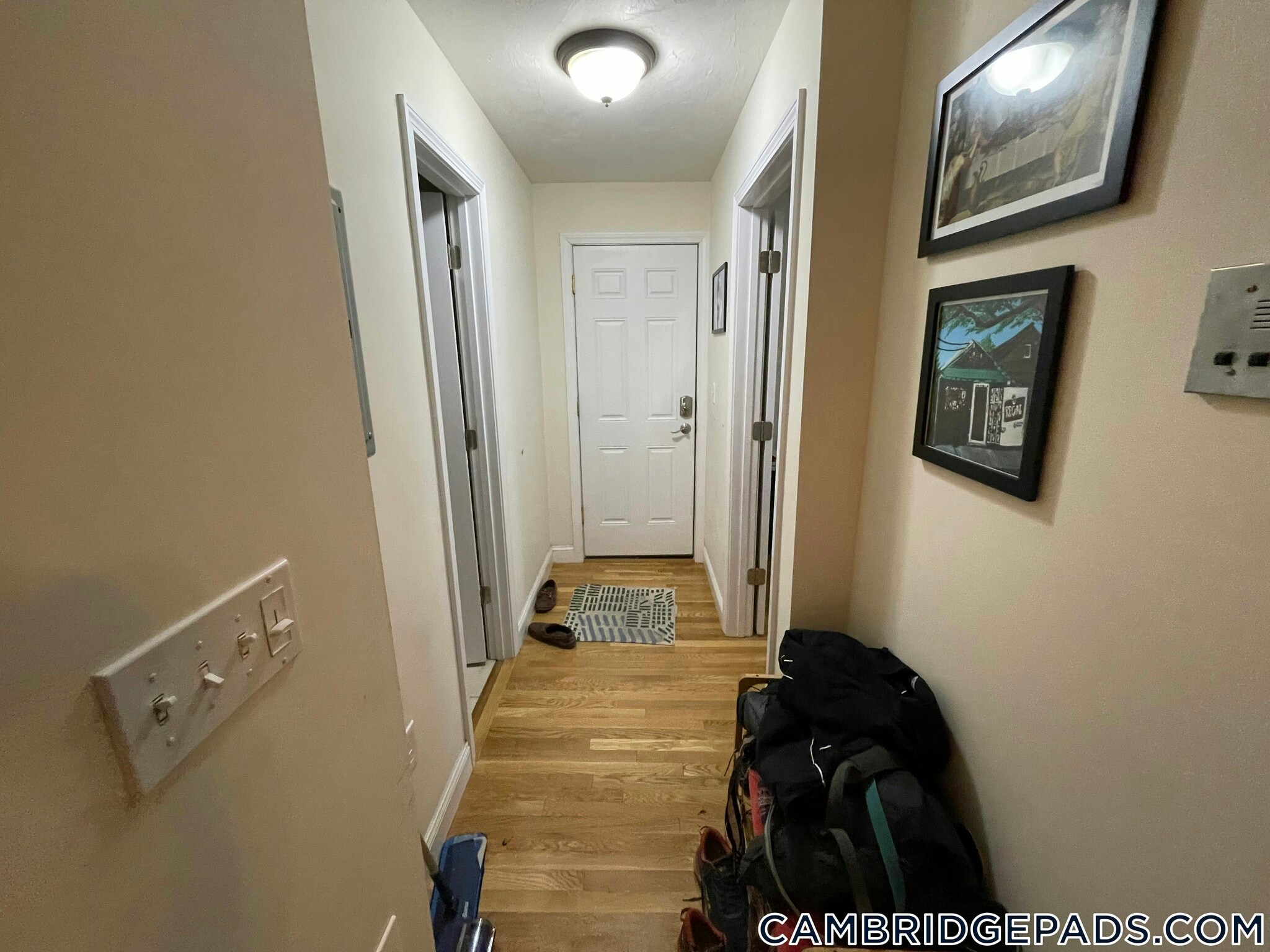 Building Photo - 1054 Cambridge St