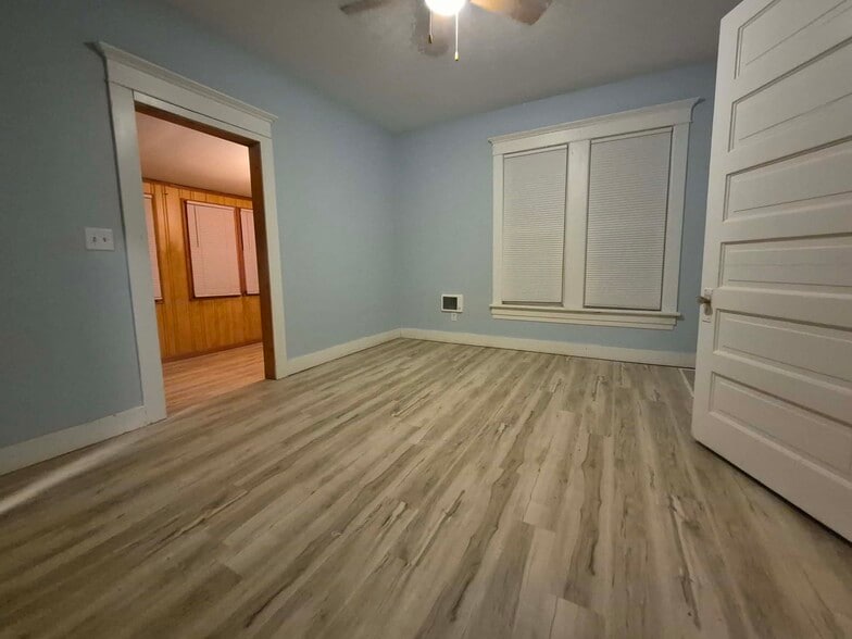 Building Photo - 603 N Lee St