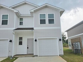 Building Photo - 4006 Pendragon Cir