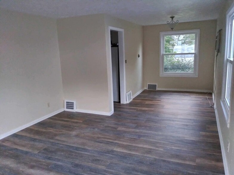 Primary Photo - 1457 Sulzer Ave