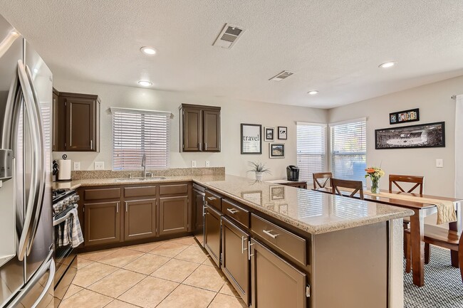 Building Photo - Beautiful 3 bedroom Home Located in the Vibrant City of Las Vegas