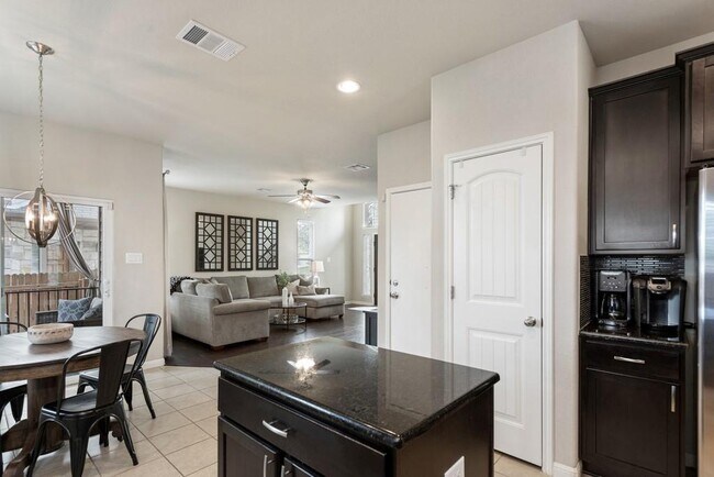 Building Photo - 11217 Persimmon Gap Dr