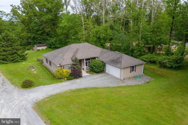 Primary Photo - 824 Apache Ln