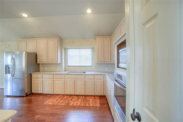 Building Photo - 1221 Greenway Dr