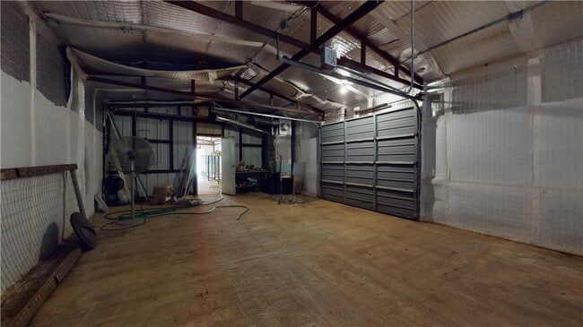Building Photo - 331743 E 1020 Rd