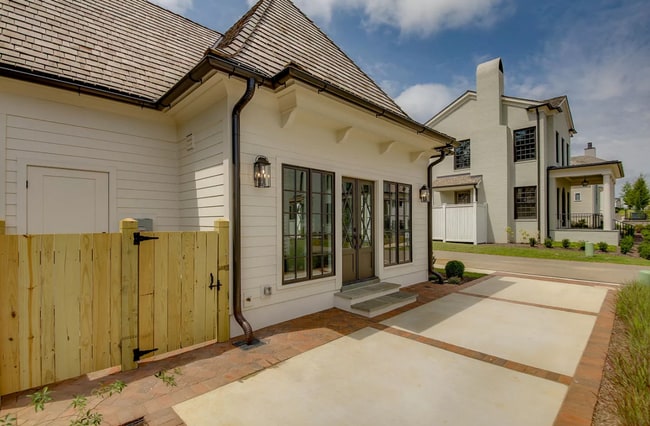 Building Photo - Greenville - 2Bd/2Ba, 995 SF