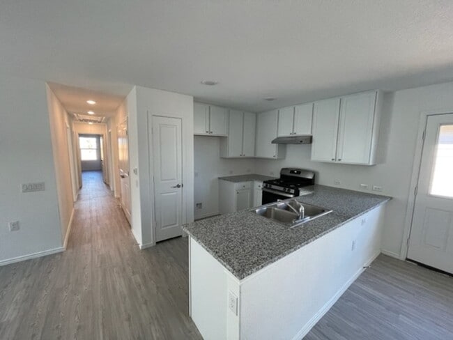 Building Photo - Ready for Move In- Modern & Roomy- 4 Bedro...