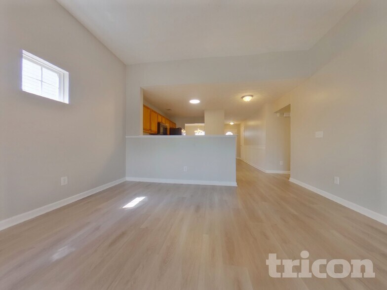 Building Photo - 501 Arrowhead Dr