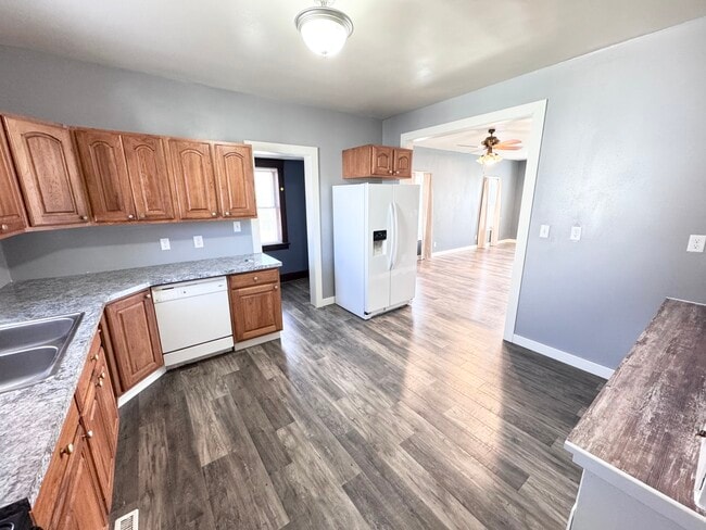 Building Photo - 408 Ave