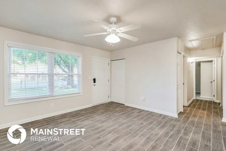 Building Photo - 10795 Millers Ln