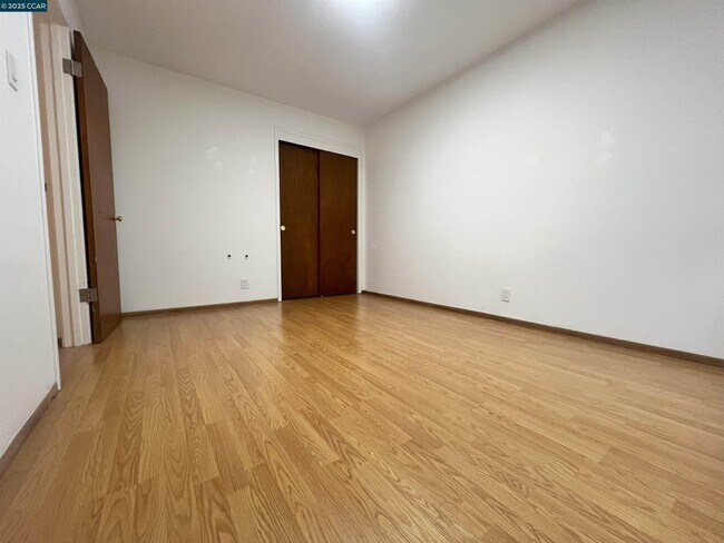 Building Photo - 2134 McGee Ave