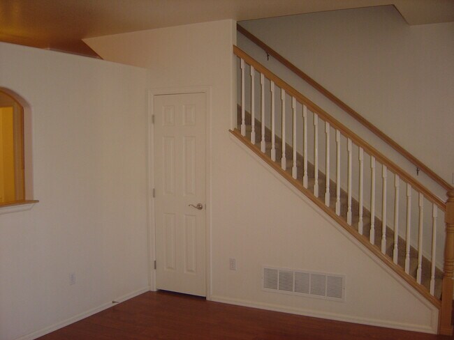 living room/to upper level - 4147 Outlook Blvd