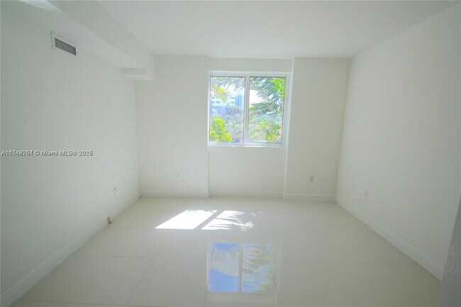 Building Photo - 6362 Collins Ave
