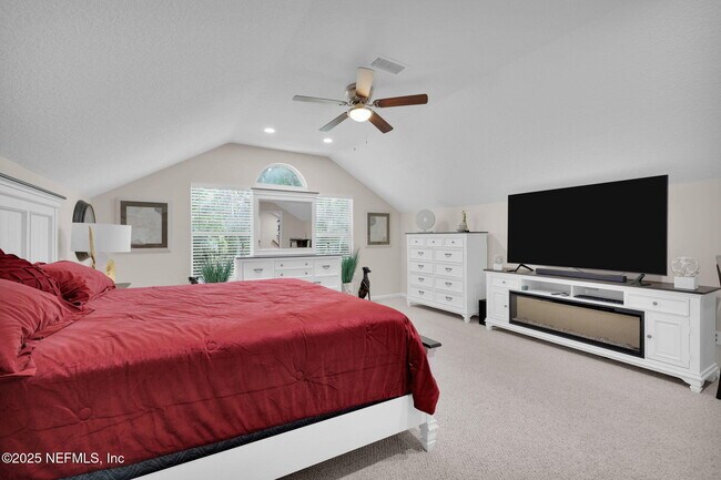 Building Photo - 526 Oakmont Dr