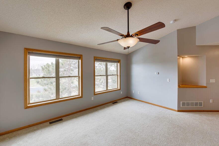 Building Photo - 1728 Ponderosa Ln
