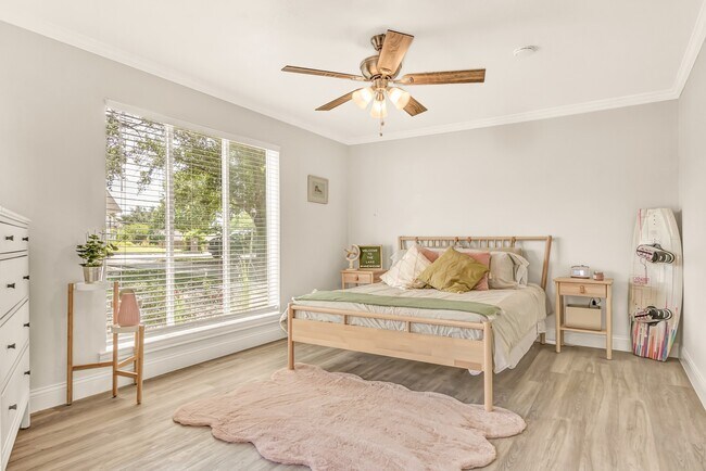 Building Photo - 5421 Blue Haven Dr