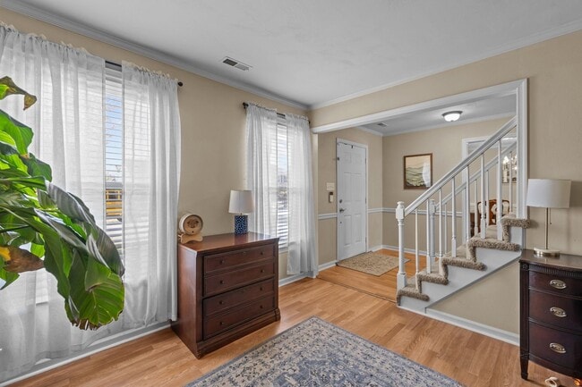 Building Photo - Spacious 4-Bed, 3-Bath Home in Virginia Beach!