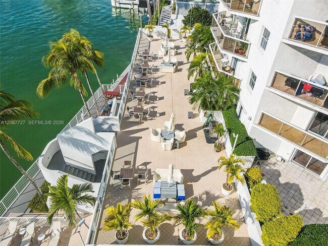 Building Photo - 5880 Collins Ave