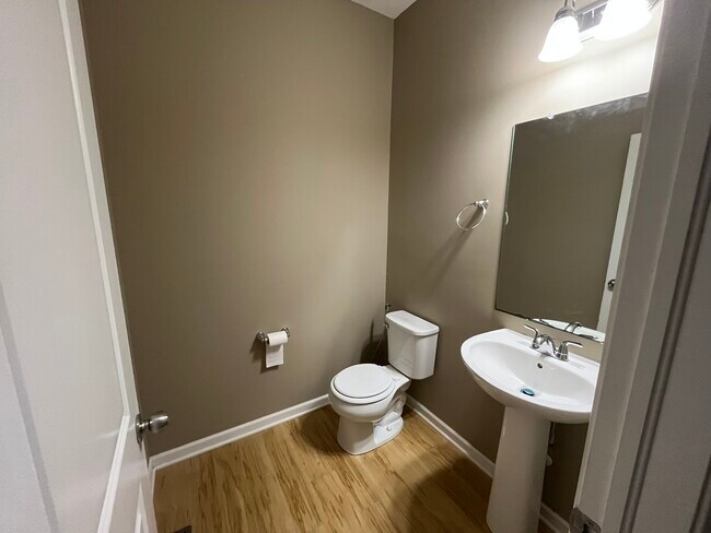 Building Photo - 165 Saddlebred Cir