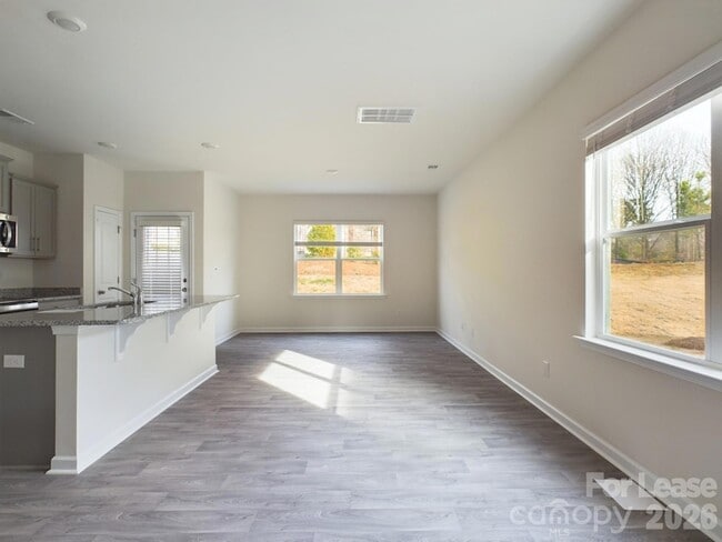 Building Photo - 8021 Murray Br Dr