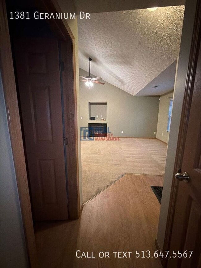 Building Photo - 1381 Geranium Dr