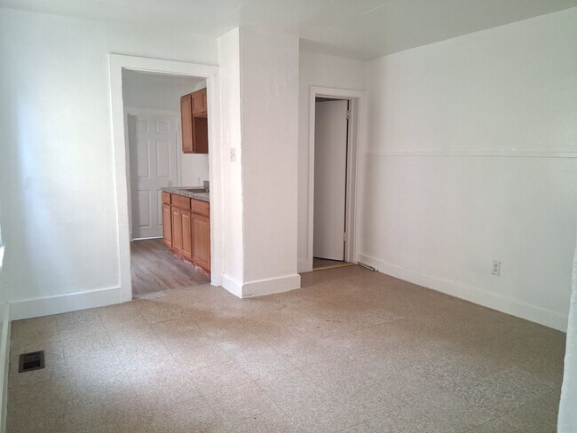 Building Photo - 213 Cohansey St