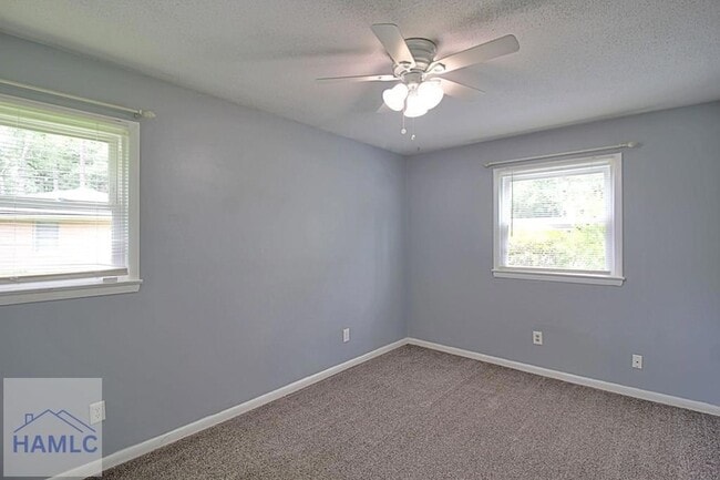 Building Photo - 511 Red Oak Rd