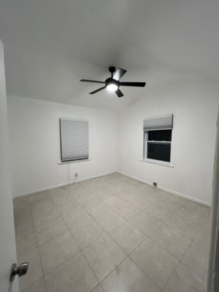 Building Photo - 625 NE 88th St