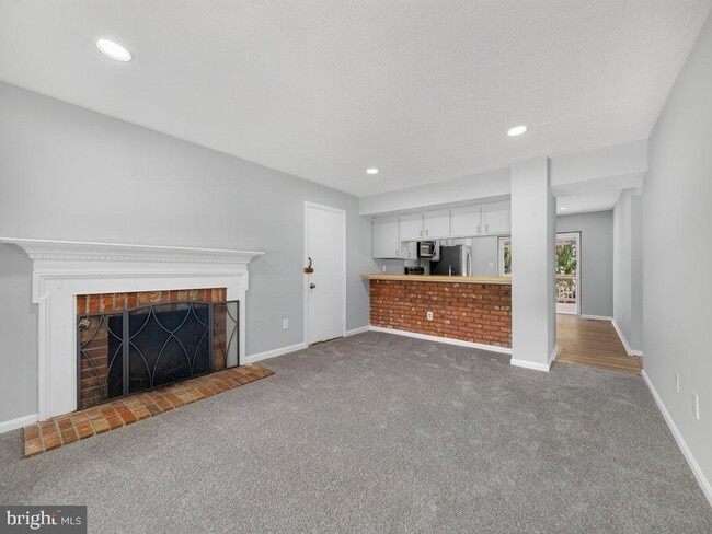 Building Photo - 801 High Plain Dr