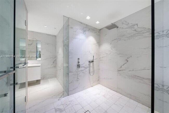 Building Photo - 1000 Biscayne Blvd