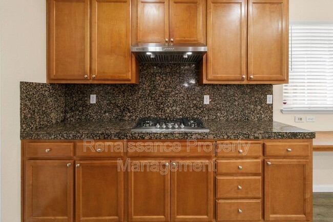 Building Photo - 785 Ellerbrook St