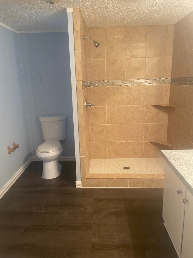 Building Photo - 5012 Shoreline Cir W