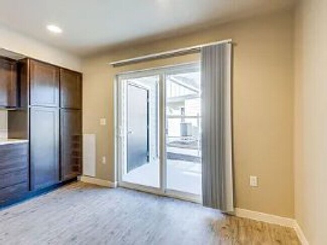 Building Photo - Shallow Creek E