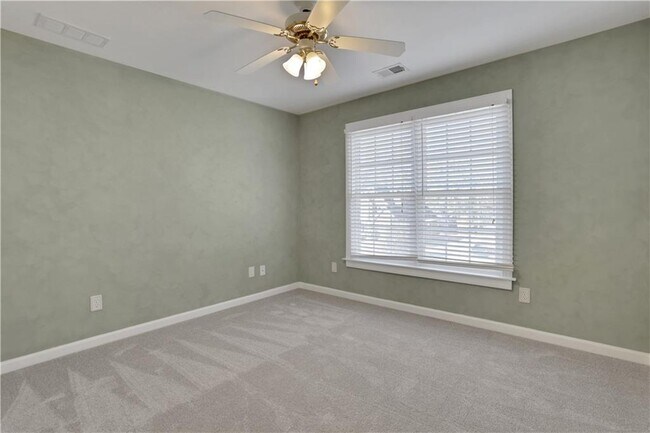 Building Photo - 127 Tara Blvd