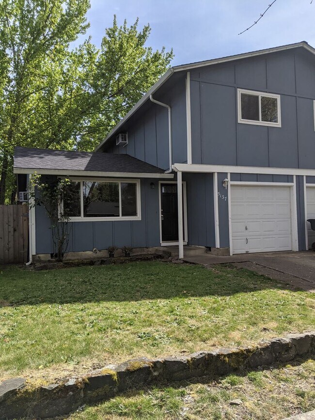 Great 2Story, 2Bedroom, 1.5Bath Duplex 5137 Bluebelle Way