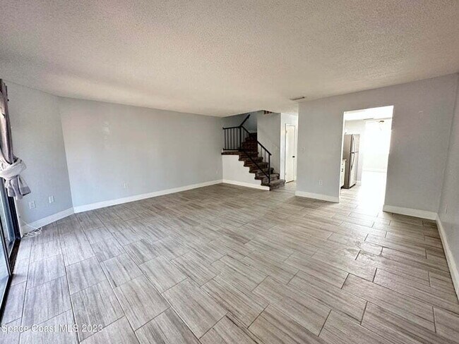 Building Photo - Titusville Townhouse
